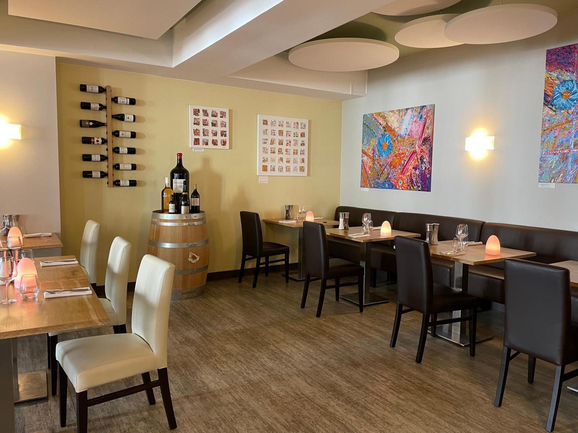 Hotel Restaurant La Boule D'Or Barbezieux-Saint-Hilaire Экстерьер фото